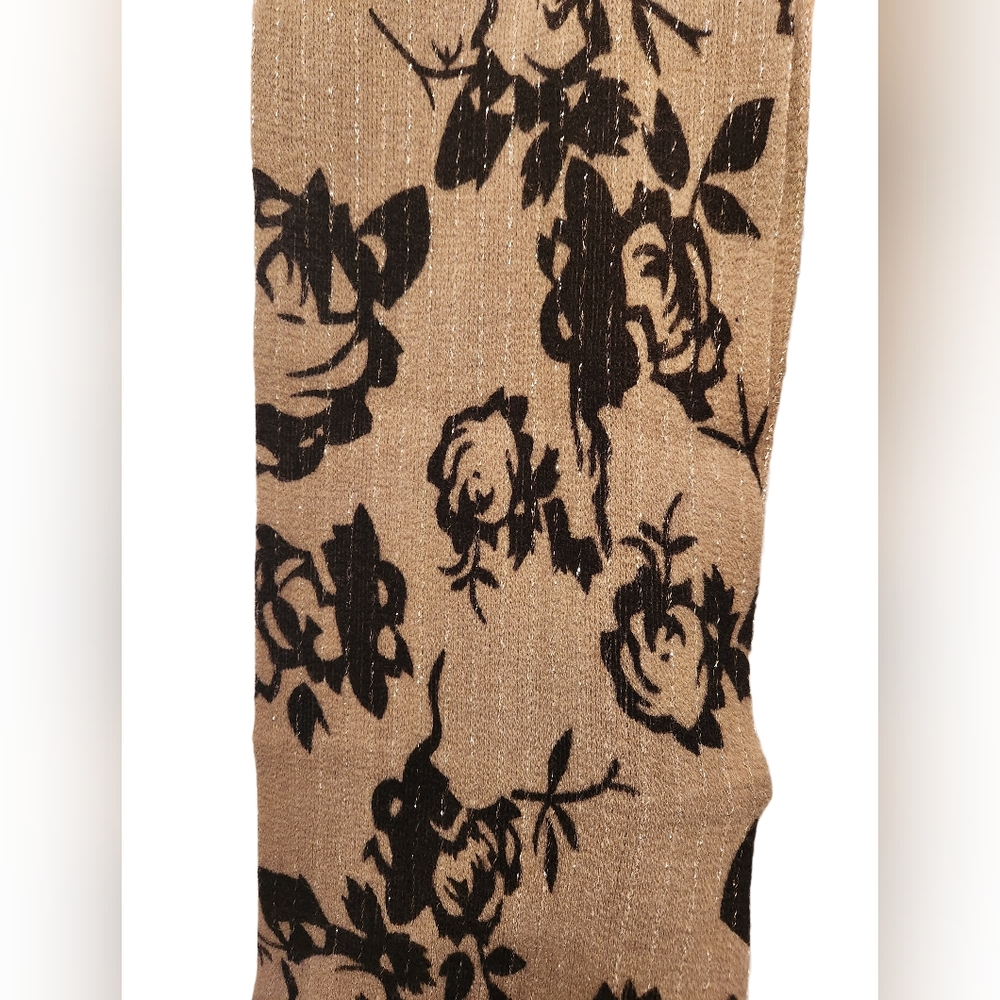 Floral Rose Scarf - Picture 4 of 6